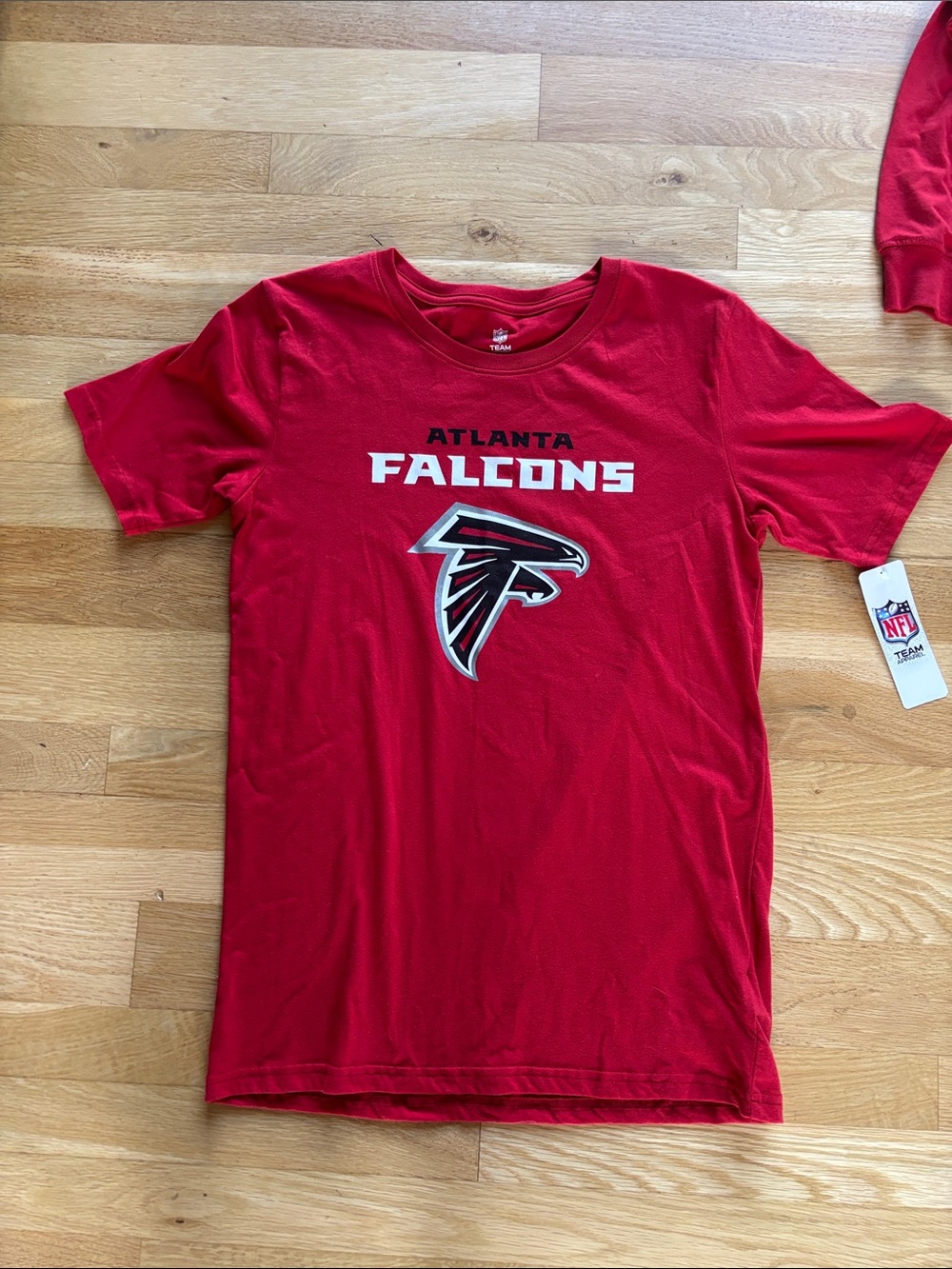 NWT NFL Team Apparel Atlanta Falcons Football Short Sleeve Tee Youth XL 16/18